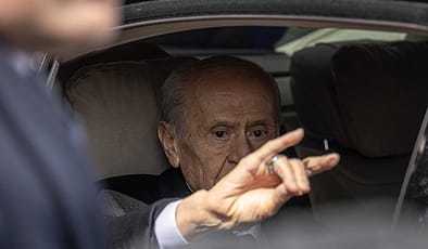 MHP Lideri Devlet Bahçeli, Alparslan Türkeş’in Kabrini Ziyaret Etti