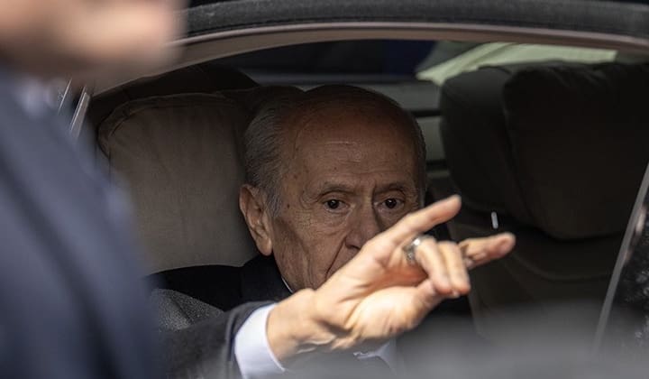 MHP Lideri Devlet Bahçeli, Alparslan Türkeş’in Kabrini Ziyaret Etti