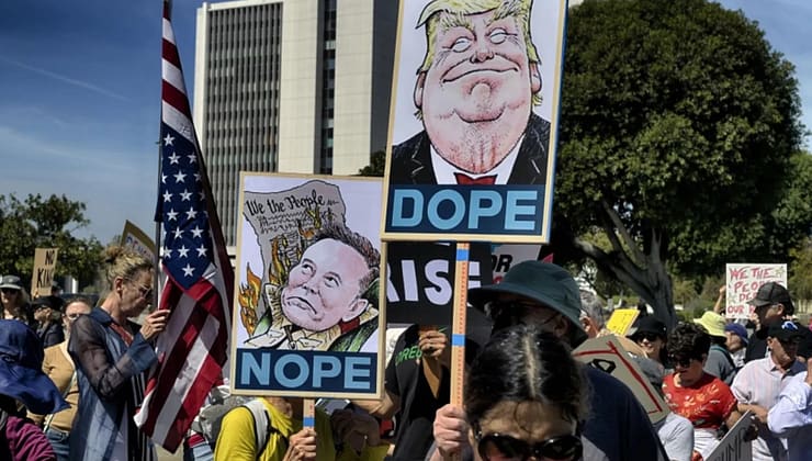 ABD’de Trump ve Elon Musk Protestoları: On Binlerce Kişi Sokaklara Döküldü