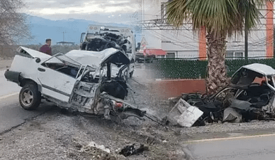 Hatay’da Feci Trafik Kazası: Tofaş Otomobil Ağaca Çarparak İkiye Bölündü